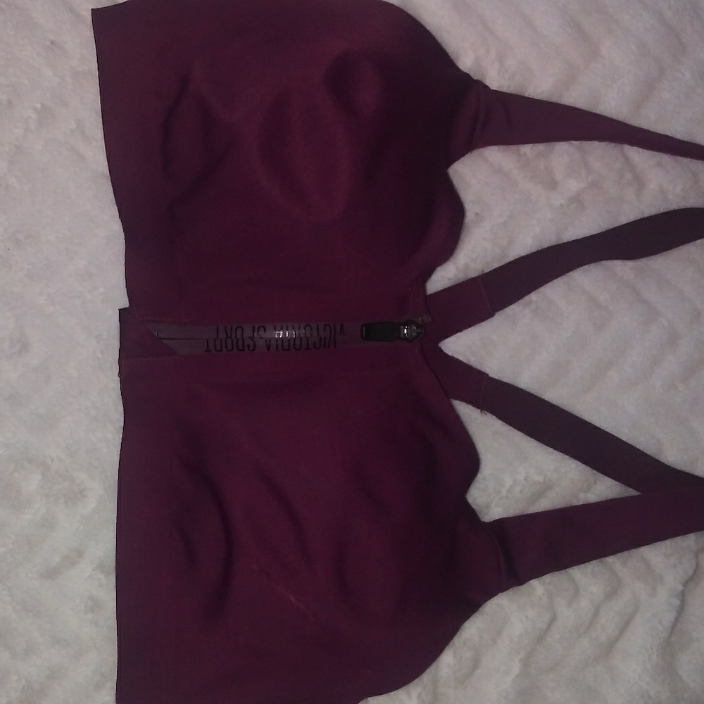 Victoria sports bra